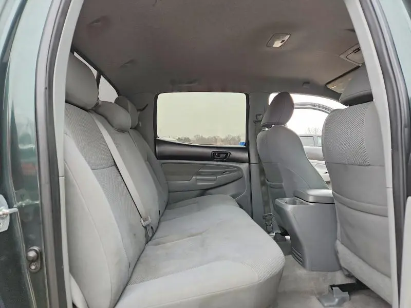 2011 TOYOTA TACOMA V6  