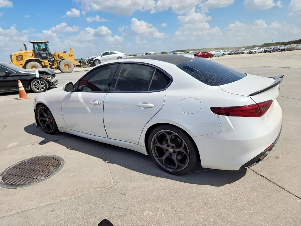 2017 ALFA ROMEO GIULIA TI  