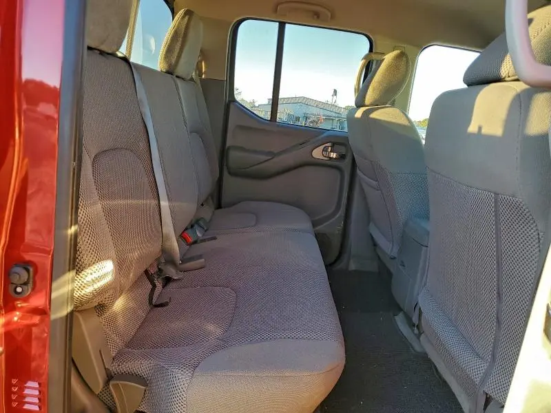 2016 NISSAN FRONTIER S  