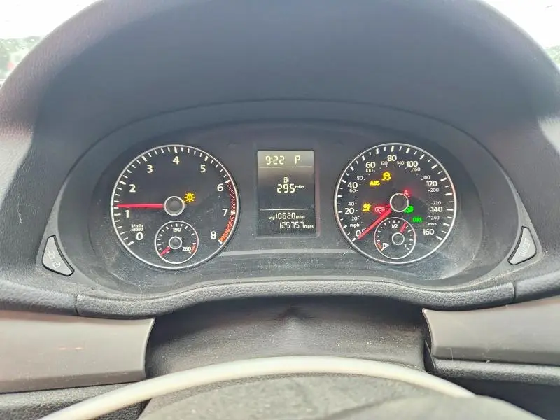 2013 VOLKSWAGEN PASSAT S  