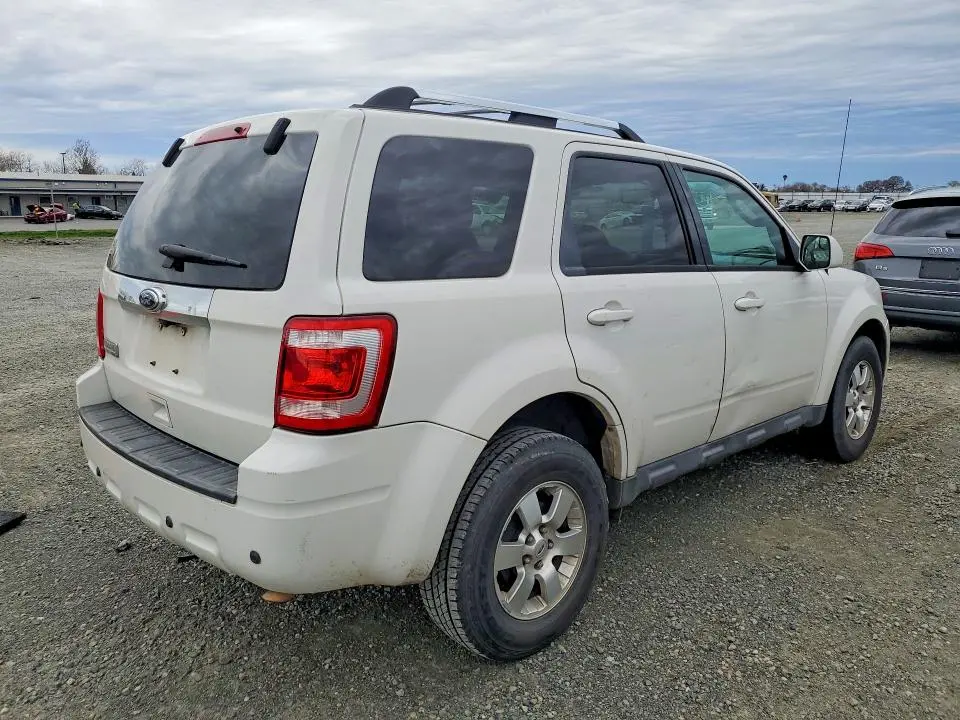 2011 FORD ESCAPE LIMITED  