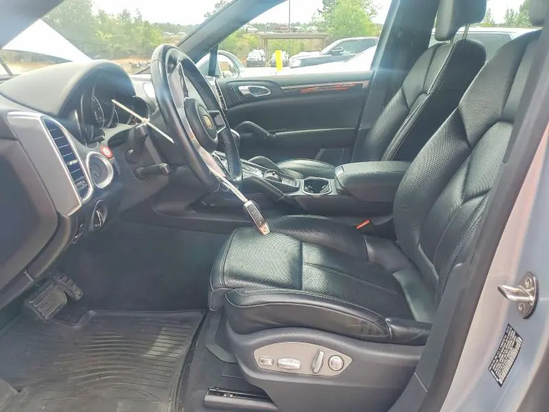 2016 PORSCHE CAYENNE   