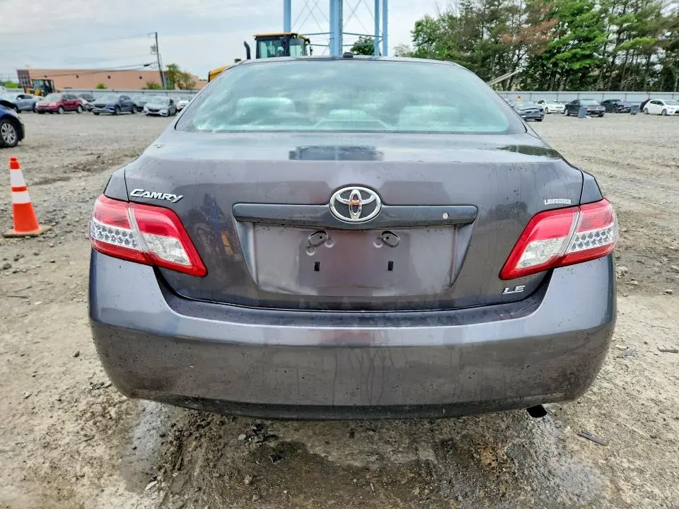 2011 TOYOTA CAMRY LE  