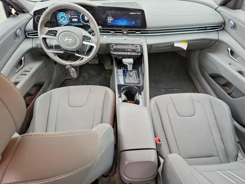 2025 HYUNDAI ELANTRA SEL  