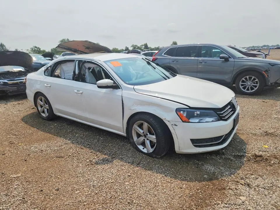 2014 VOLKSWAGEN PASSAT SE  