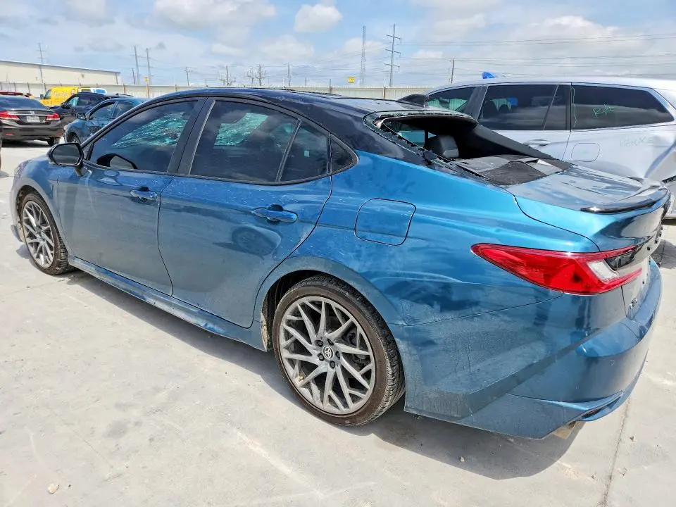 2025 TOYOTA CAMRY XSE  