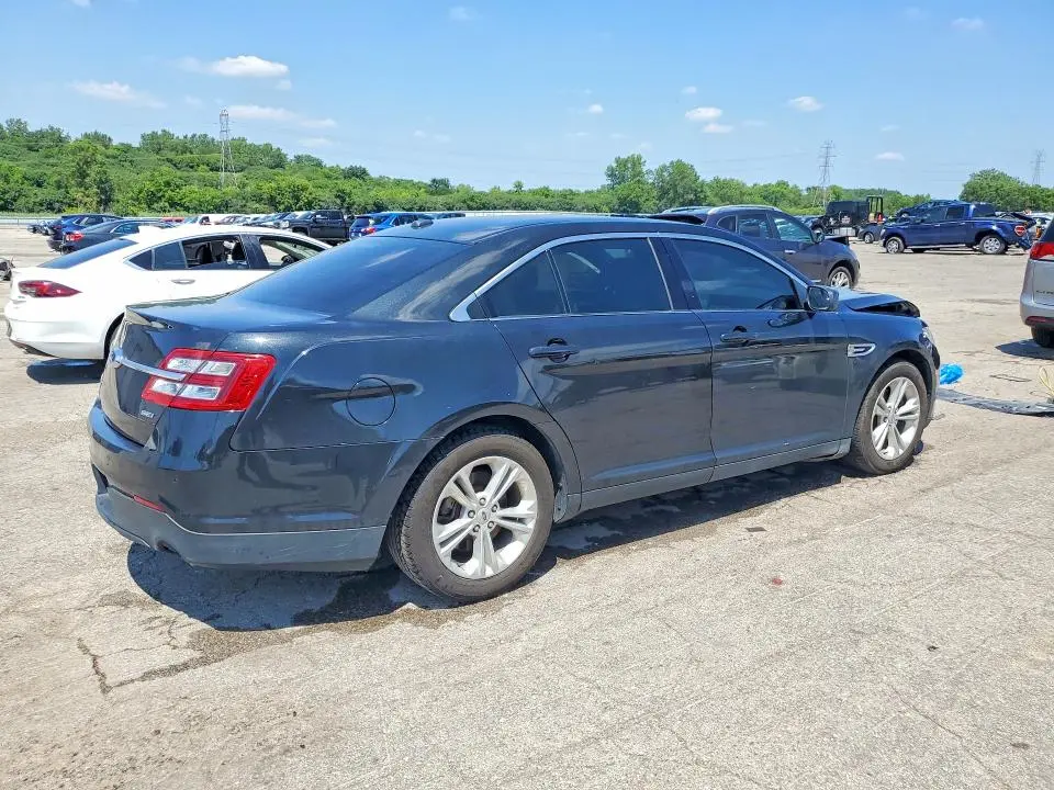 2015 FORD TAURUS SEL  