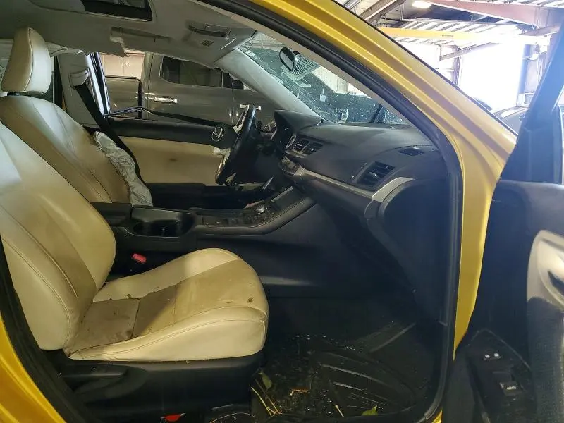 2011 LEXUS CT 200  