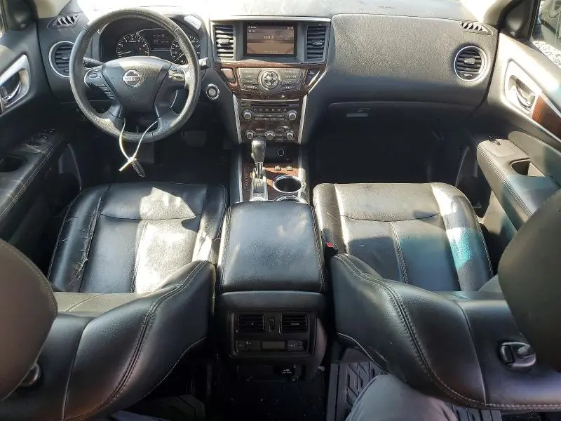 2016 NISSAN PATHFINDER SL  