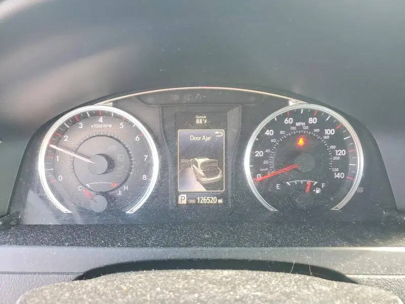 2016 TOYOTA CAMRY SE  