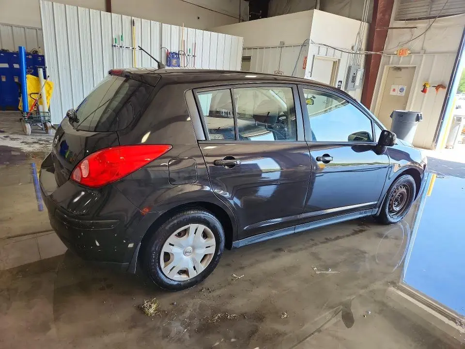2011 NISSAN VERSA 1.8 S  