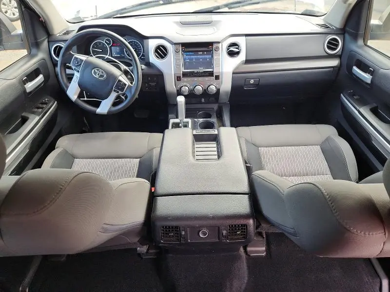 2017 TOYOTA TUNDRA CREWMAX SR5  