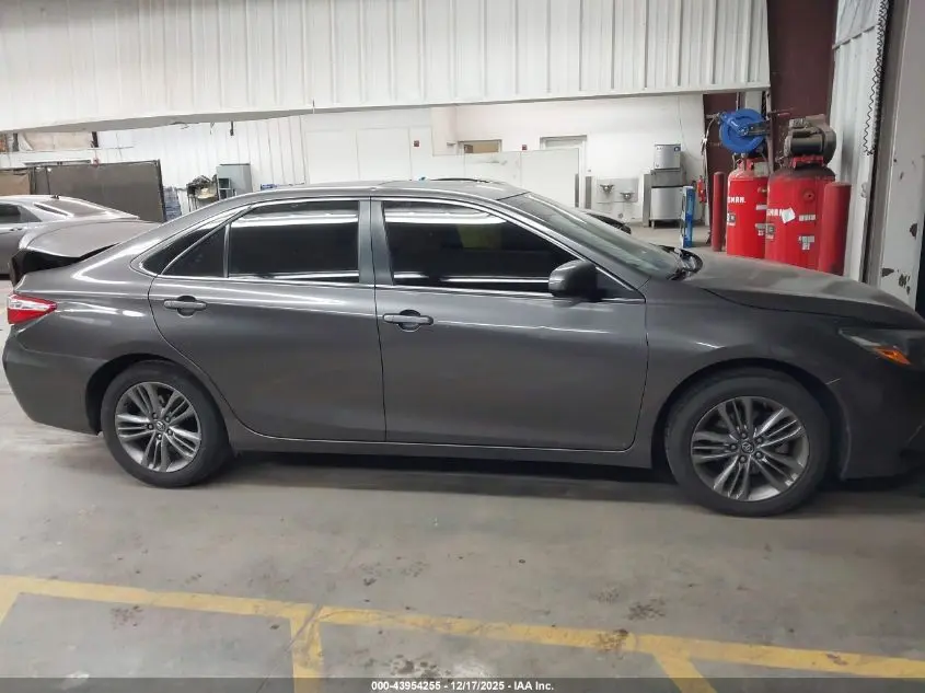 2017 TOYOTA CAMRY SE