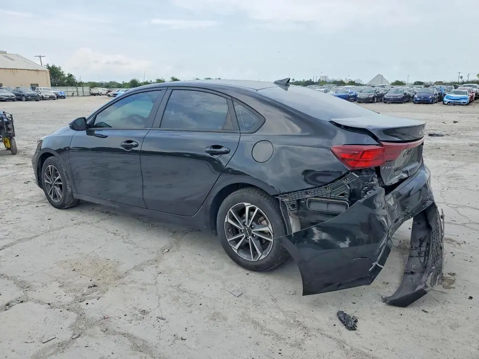 2024 KIA FORTE LXS  