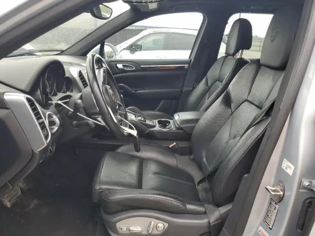 2016 PORSCHE CAYENNE   