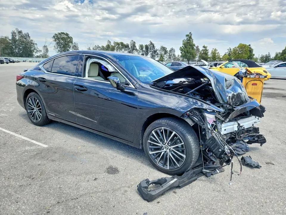 2022 LEXUS ES 300H BASE  