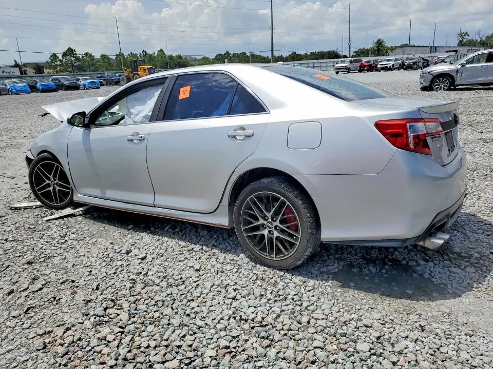 2014 TOYOTA CAMRY SE  