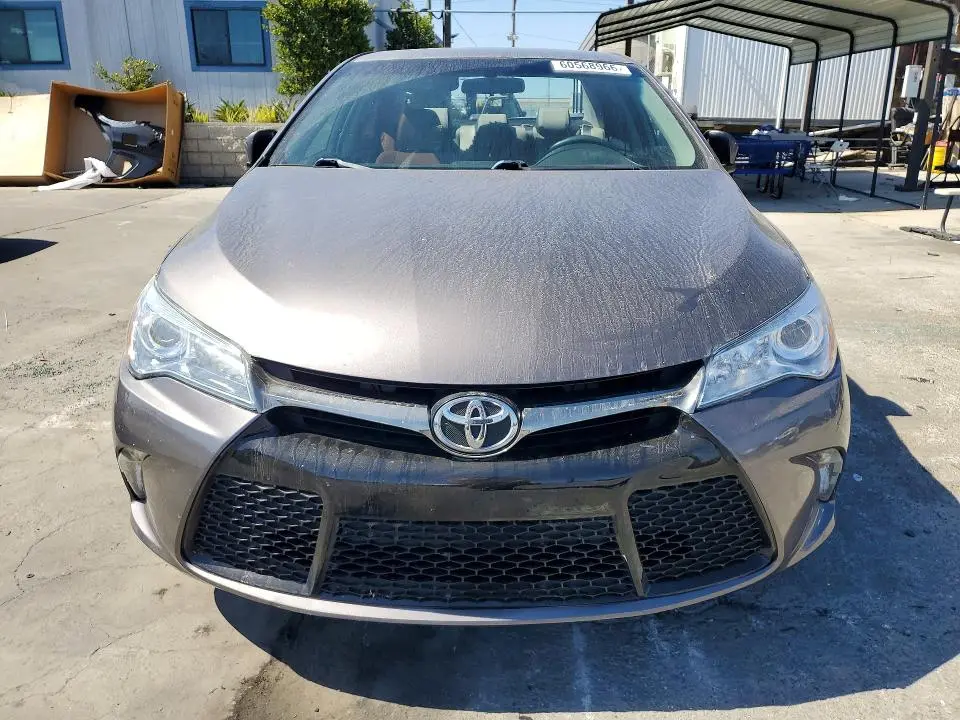 2015 TOYOTA CAMRY SE  