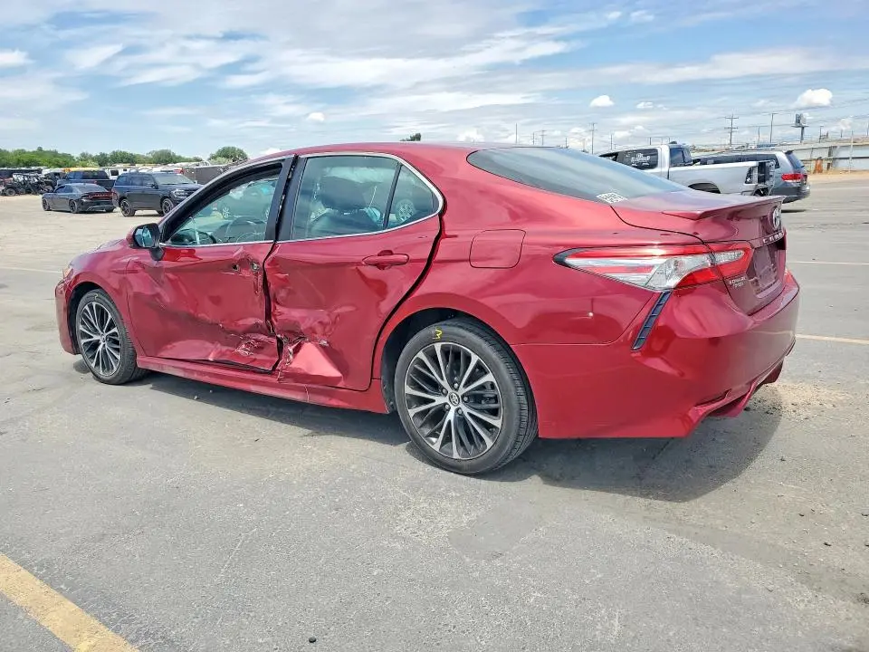 2018 TOYOTA CAMRY SE  