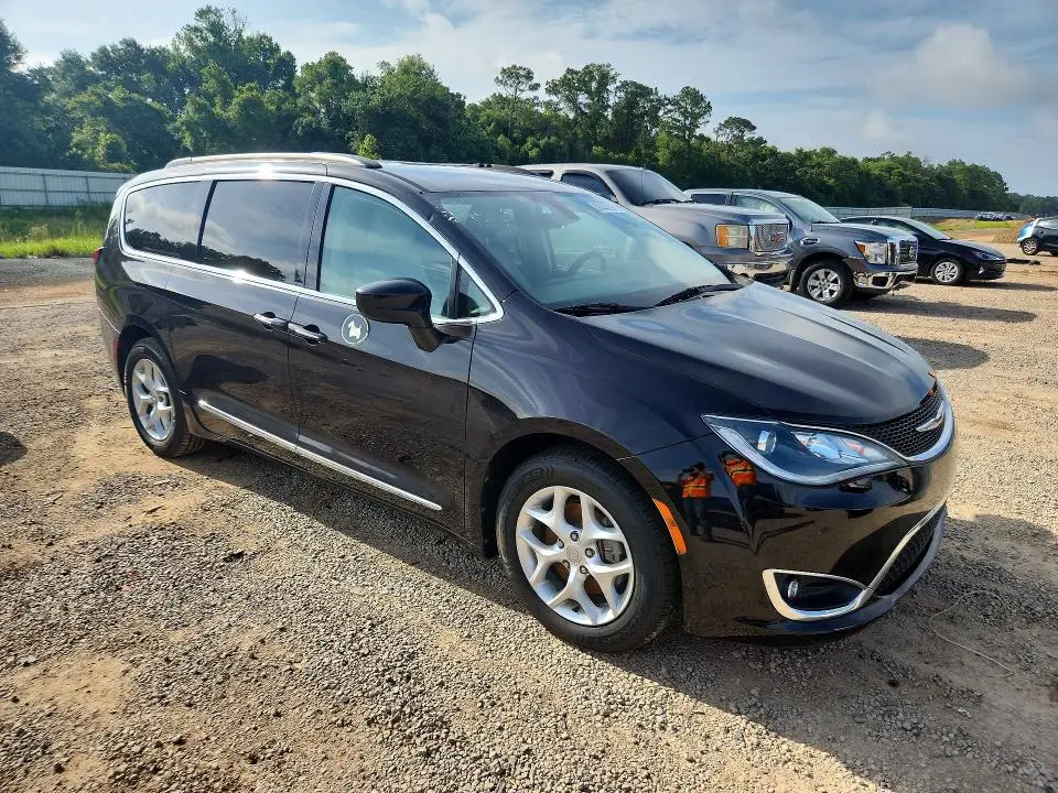2017 CHRYSLER PACIFICA TOURING L  