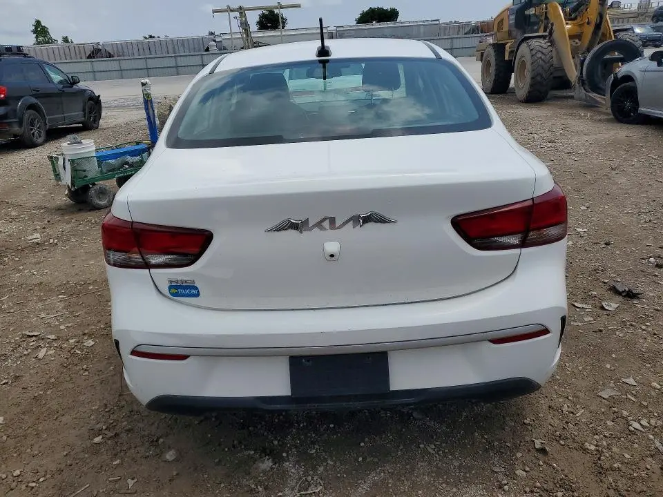 2022 KIA RIO S  