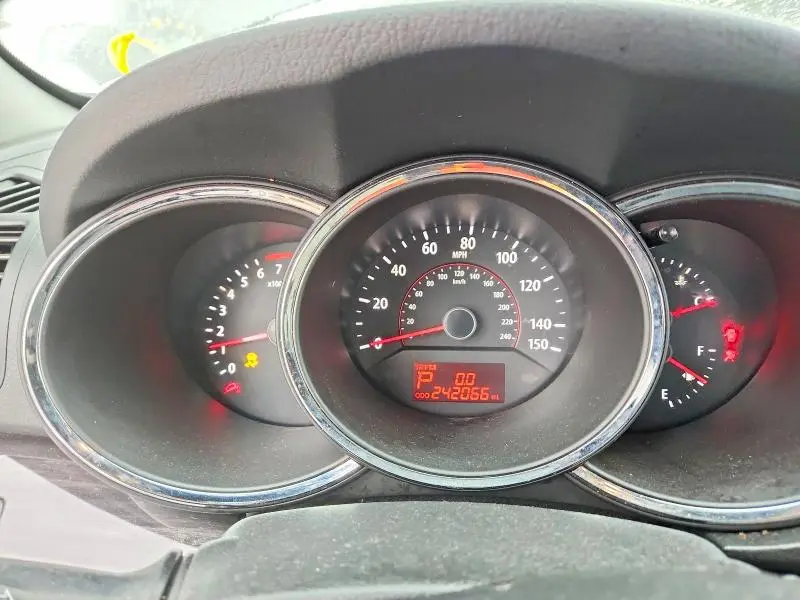 2011 KIA SORENTO LX  