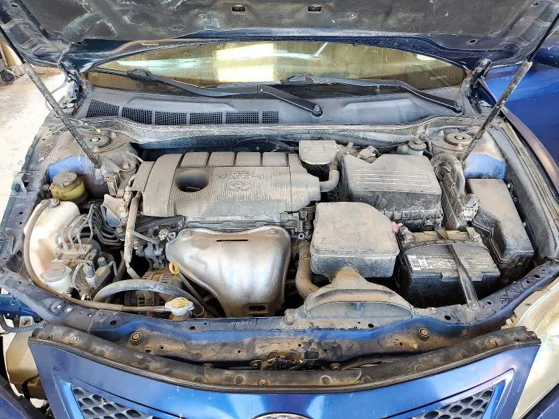 2011 TOYOTA CAMRY SE  