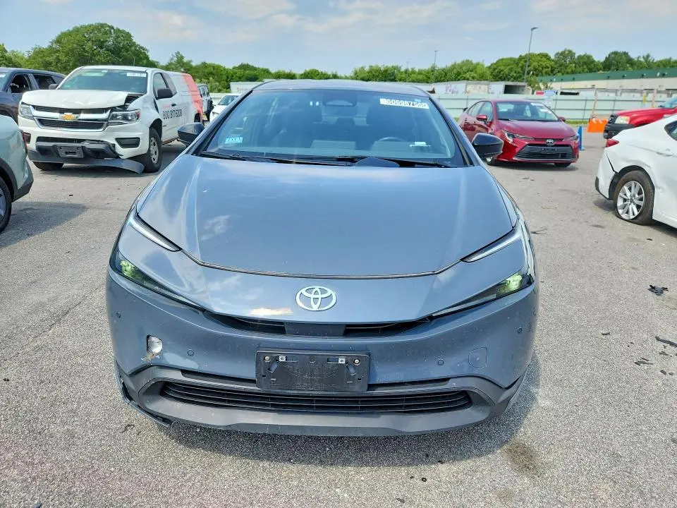 2024 TOYOTA PRIUS LE  