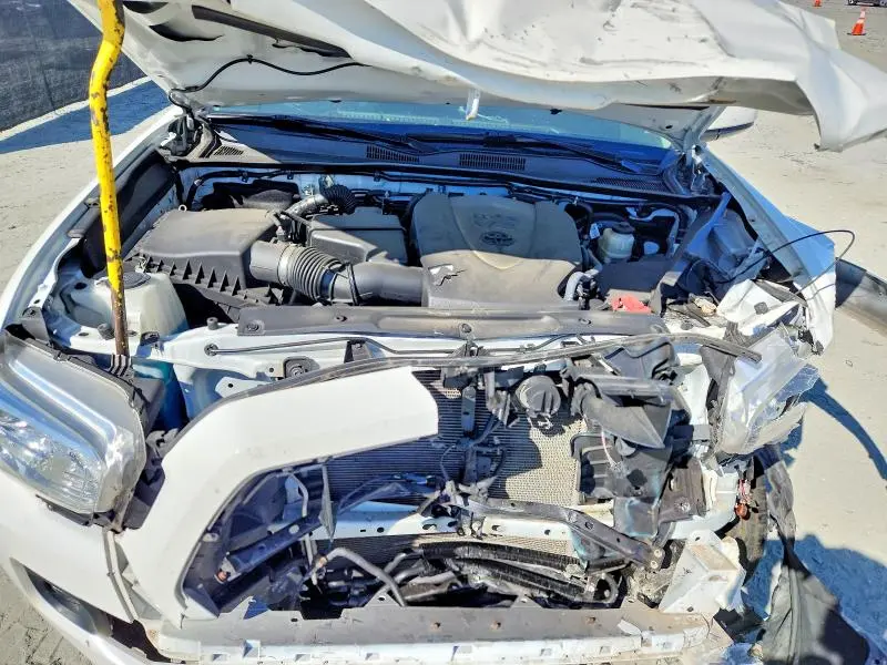 2020 TOYOTA TACOMA SR5 V6  