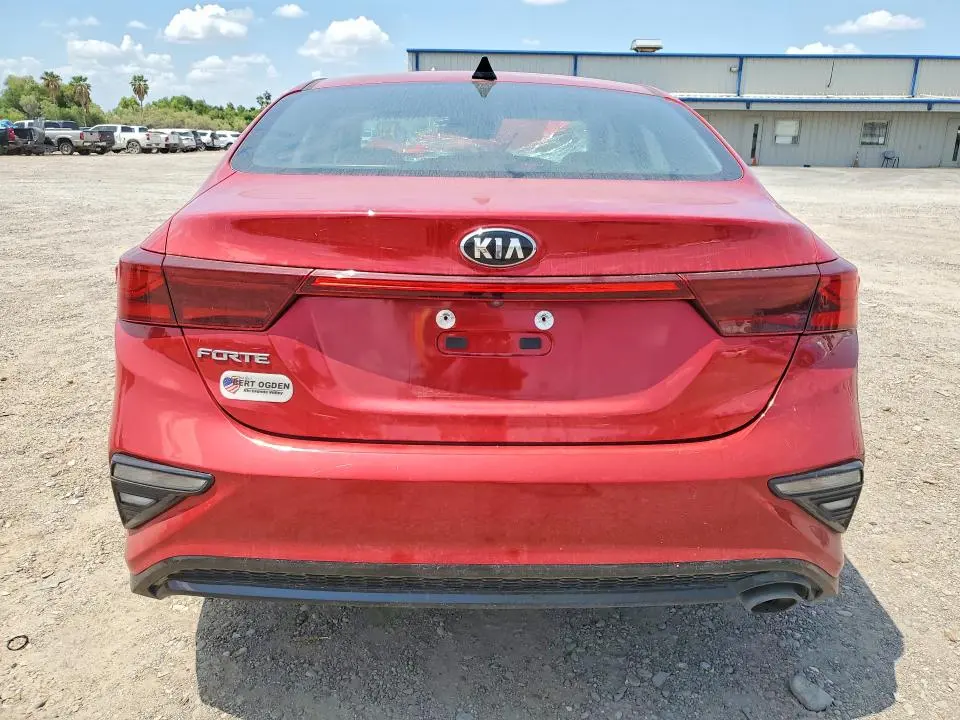 2021 KIA FORTE LXS  