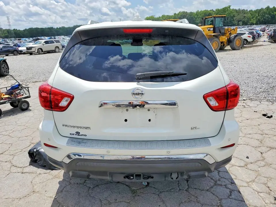 2017 NISSAN PATHFINDER SL  
