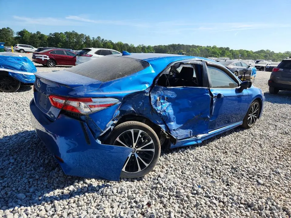 2019 TOYOTA CAMRY SE  
