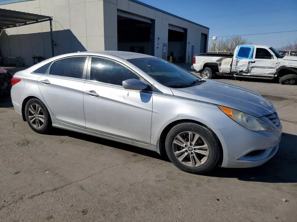 2012 HYUNDAI SONATA GLS  