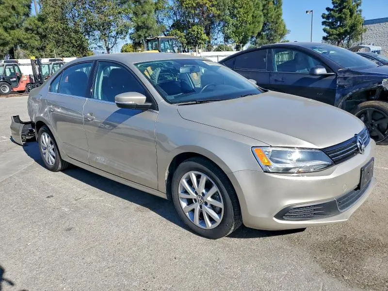 2014 VOLKSWAGEN JETTA SE  