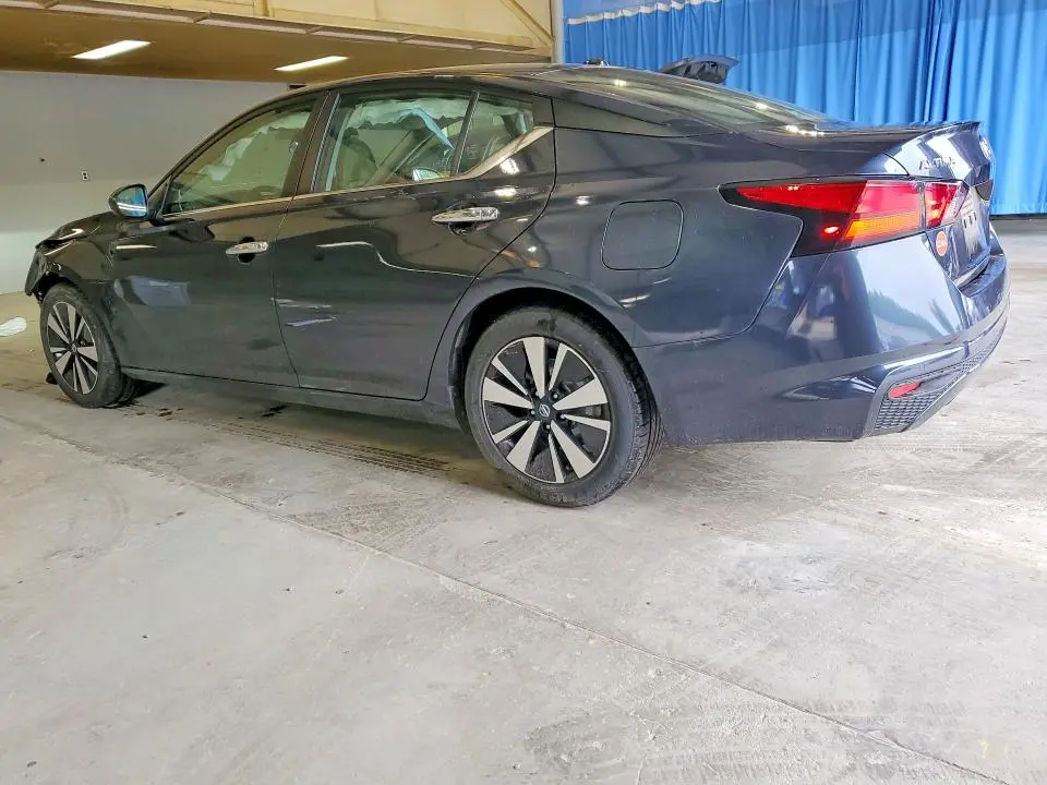 2022 NISSAN ALTIMA SV  