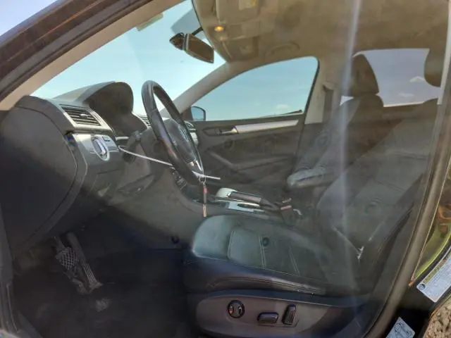 2013 VOLKSWAGEN PASSAT SE  