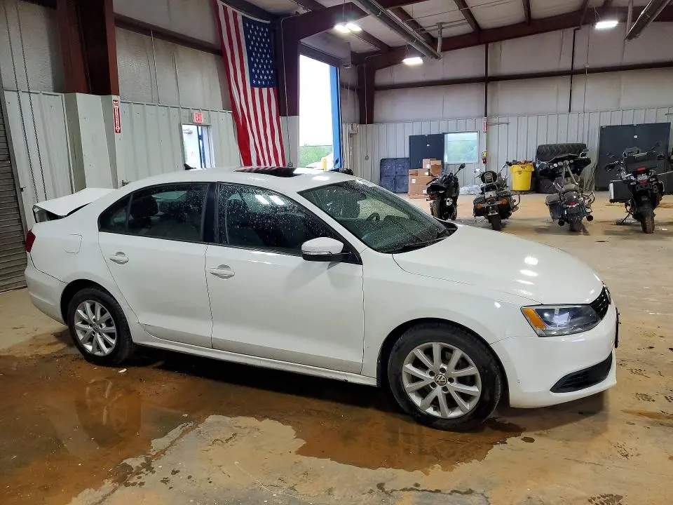 2012 VOLKSWAGEN JETTA SE  