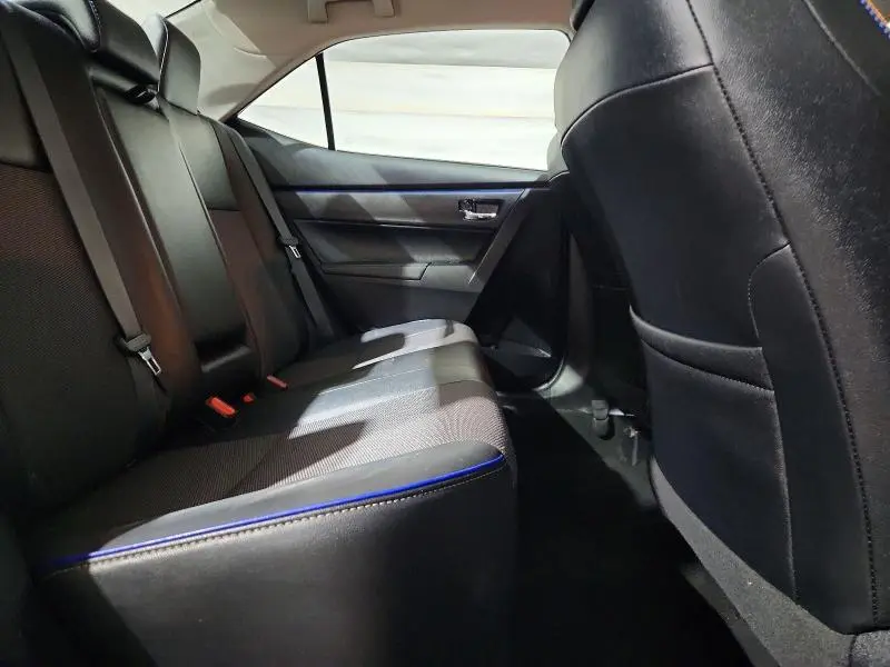 2017 TOYOTA COROLLA SE  