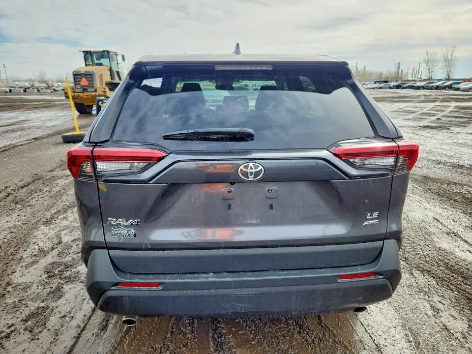 2022 TOYOTA RAV4 LE  