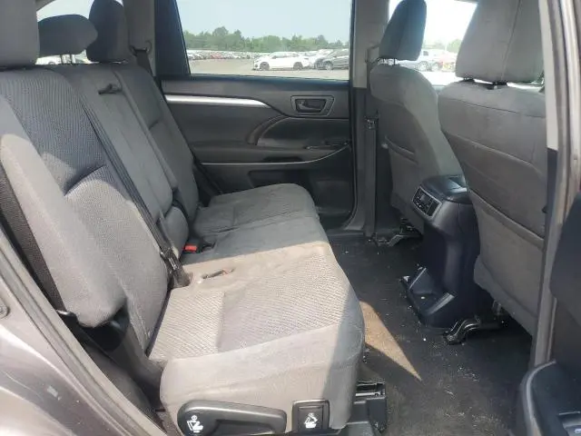 2015 TOYOTA HIGHLANDER LE  