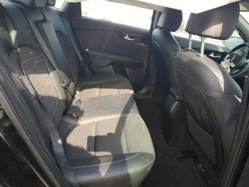 2024 KIA FORTE GT LINE  