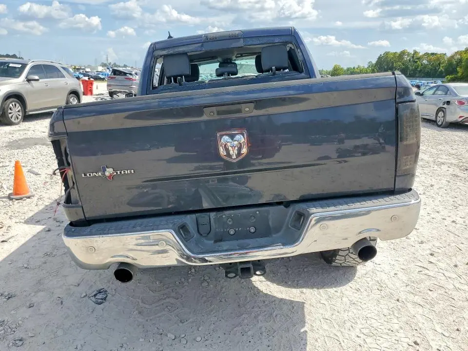2015 RAM 1500 SLT  