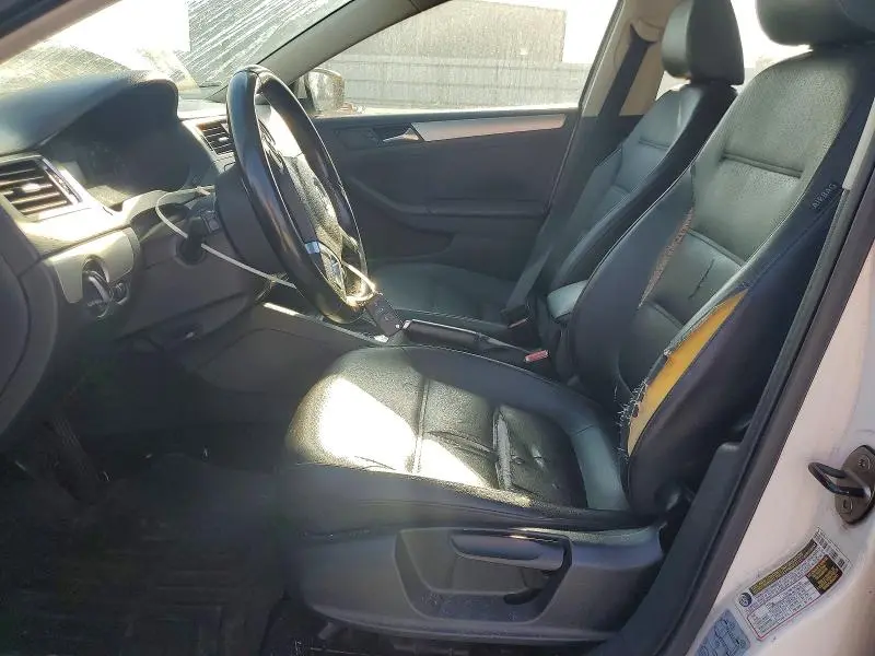 2011 VOLKSWAGEN JETTA SEL  