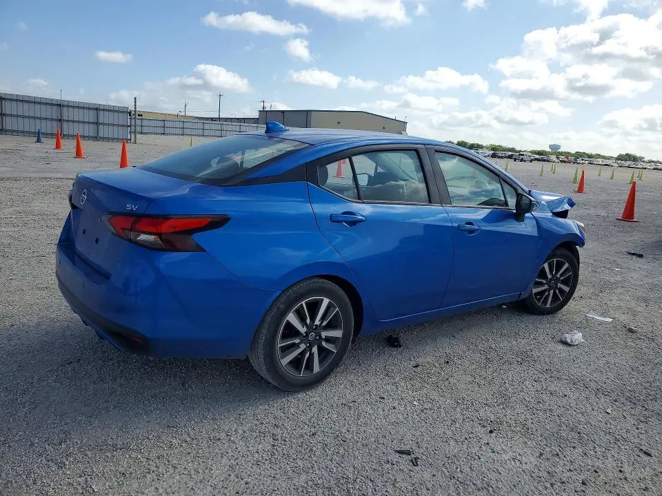 2021 NISSAN VERSA SV  