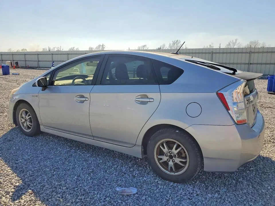 2010 TOYOTA PRIUS II  