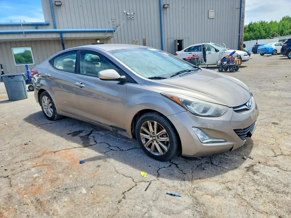 2014 HYUNDAI ELANTRA SE  