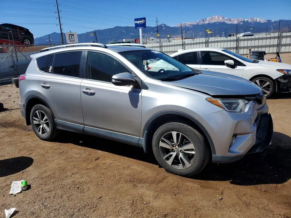 2018 TOYOTA RAV4 XLE  