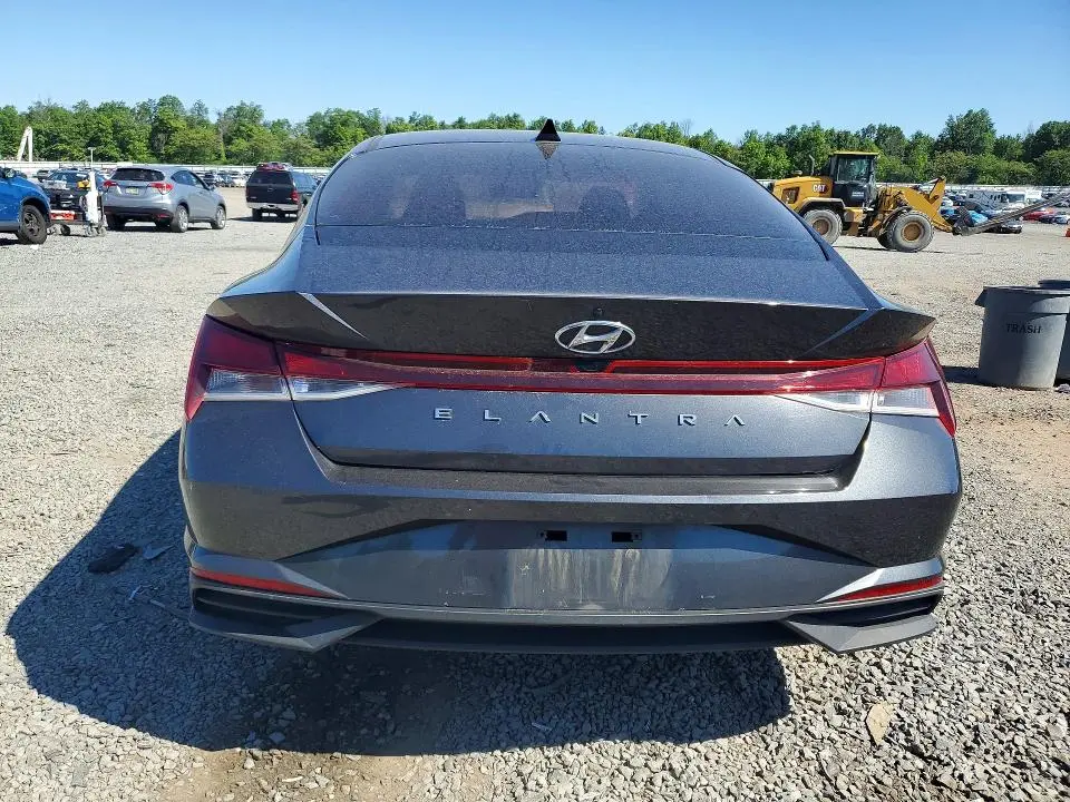 2021 HYUNDAI ELANTRA SEL  