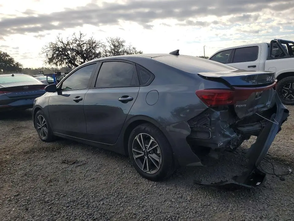 2022 KIA FORTE LXS  