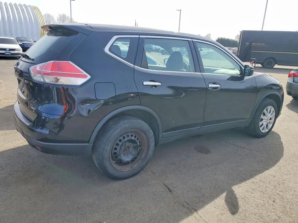2015 NISSAN ROGUE S  